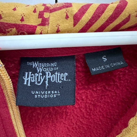 Gryffindor Zip Up Wizarding World of Harry Potter - Picture 4 of 4